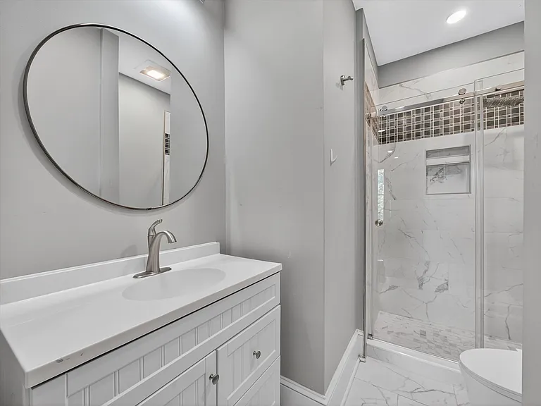 70 Sherman Pl — Photo 17