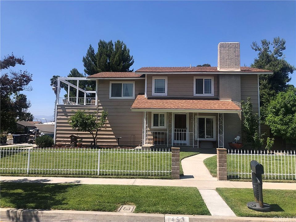 1st image of 1453 Paloma Ave