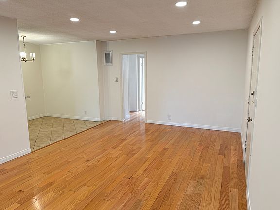 3rd image of 808 N Hayworth Ave APT 7