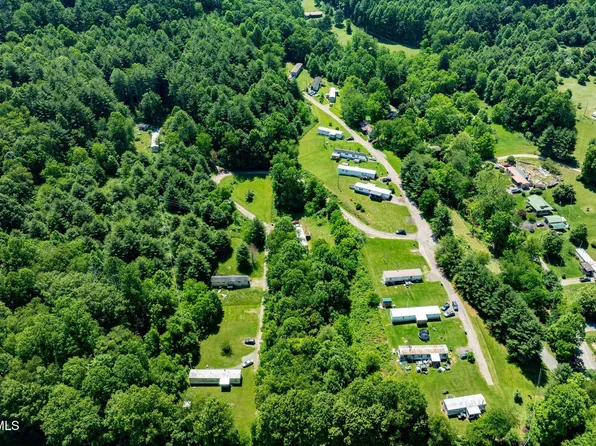 2155 Lumpkin Branch Rd, Mountain City, TN 37683