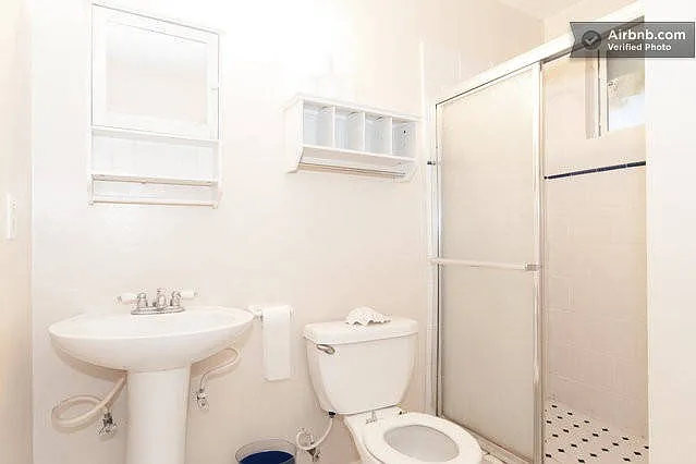 640 Elm Ave #R — Photo 5