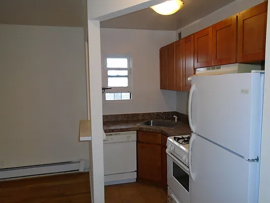 Rented by 18 REALTY | media 26