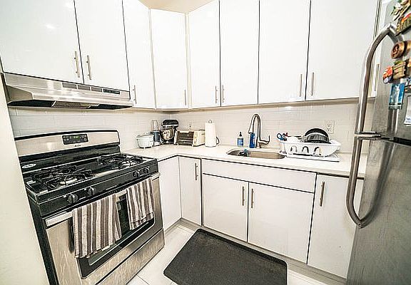 3rd image of 12-02 27th Ave Floor 2