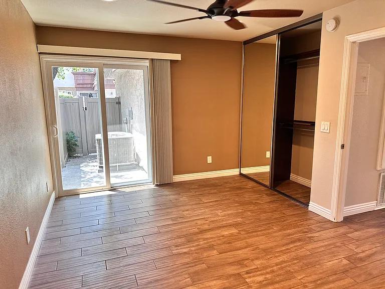 22540 Jeffrey Mark Ct #5 — Photo 24