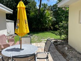 413 SW 12th Ct, Fort Lauderdale, FL