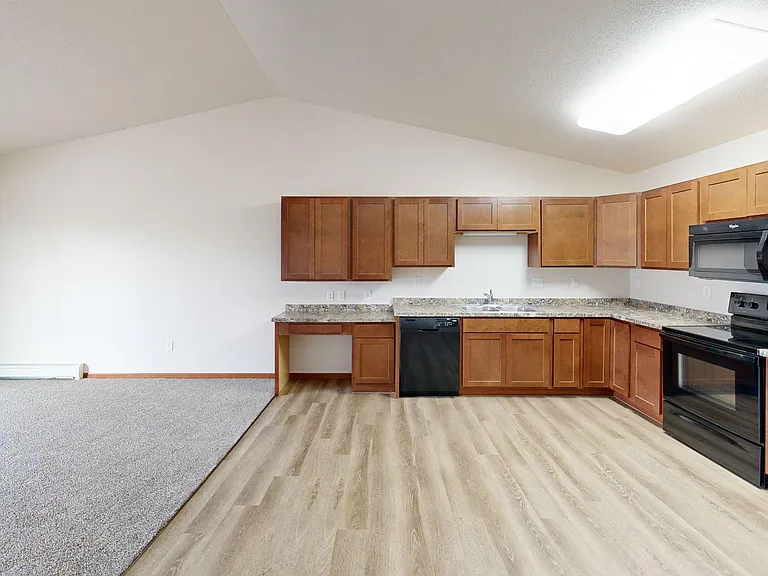 Southport Heights Apartments — Photo 11