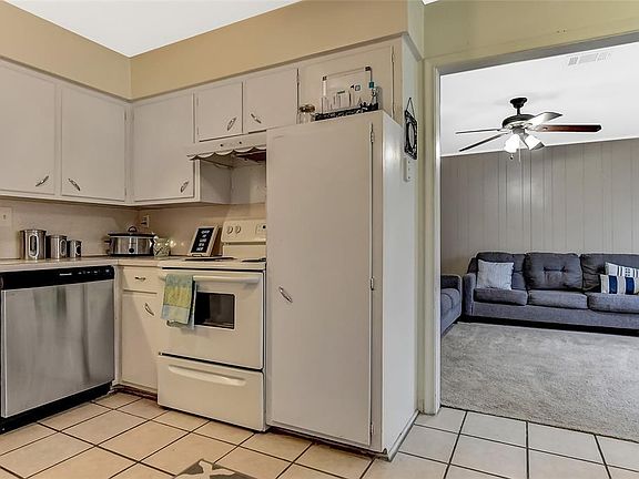 3rd image of 2108 N Travis St #2108