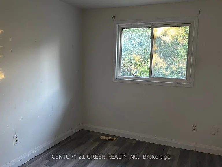 32 Elvira Cres — Photo 11