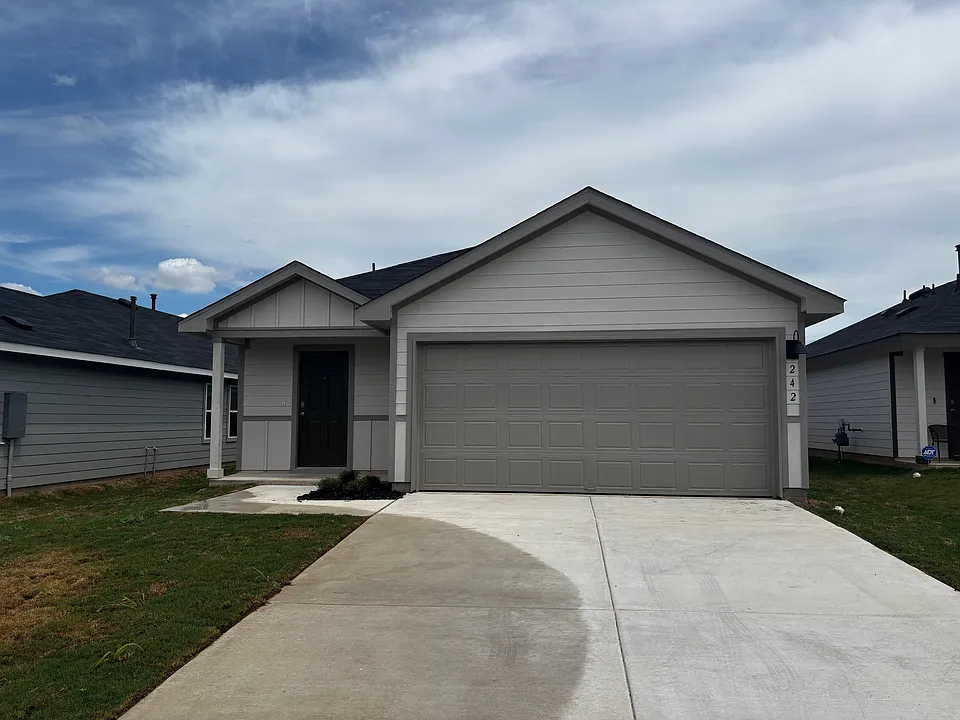 242 Surrey Oaks