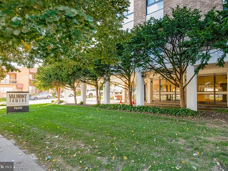 7600 Roosevelt Blvd #907 — Photo 9