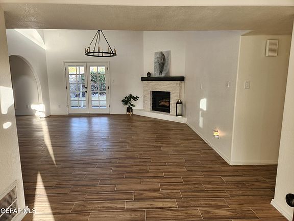 3rd image of 6744 Villa Hermosa Dr