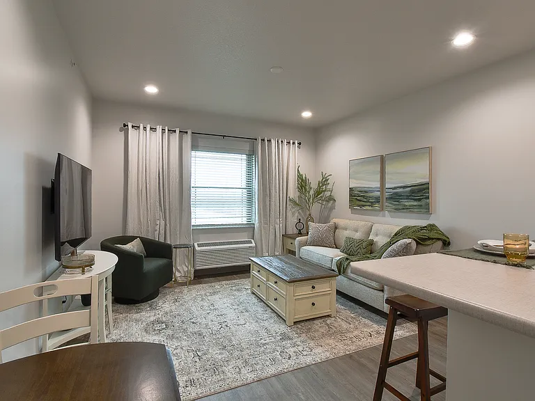 Crossroads Place Apartments — Photo 25