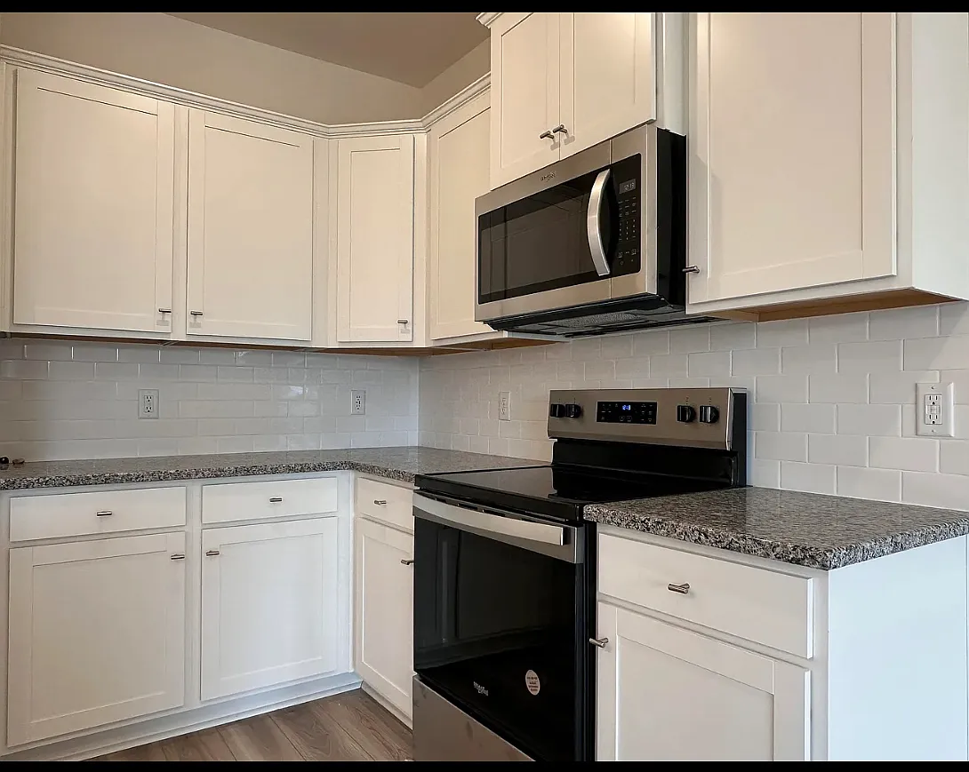 3 bed, 2.5 bath, 1662 sqft, $1,899 — Photo 3