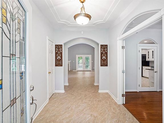 5th image of 1818 Country Creek Ct