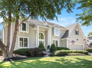 16120 Ash St, Overland Park, KS 66085
