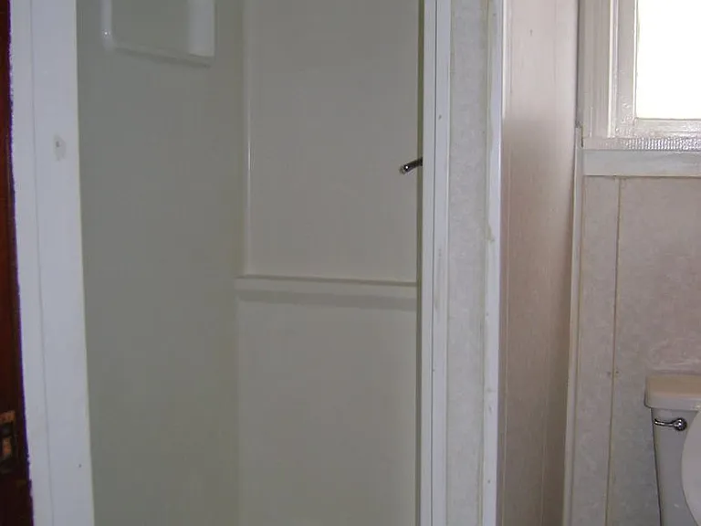 618 Sumner St — Photo 2
