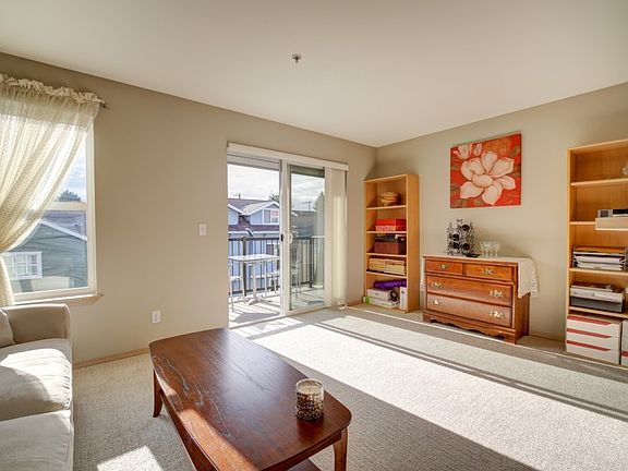 4th image of 600 N 85th St Unit 401
