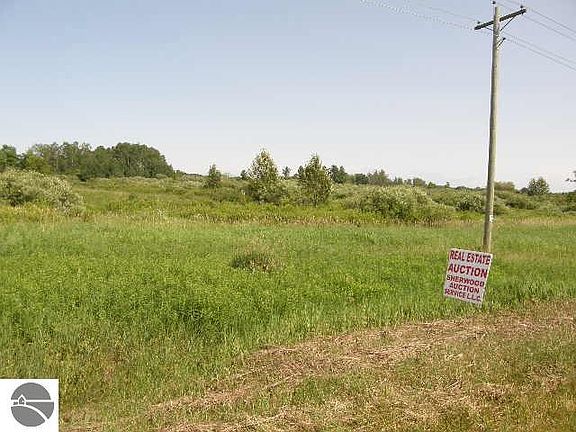 3rd image of Vacant #M-66