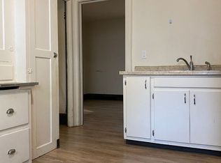 933 Division St, Green Bay, WI 54303