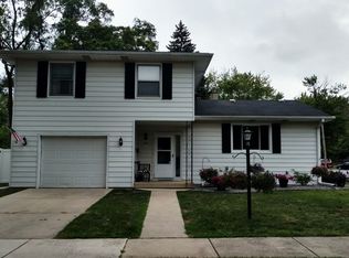 344 Division St, Crete, IL 60417