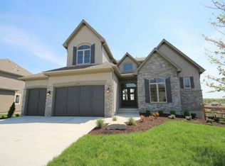 12101 W 164th St, Overland Park, KS 66062