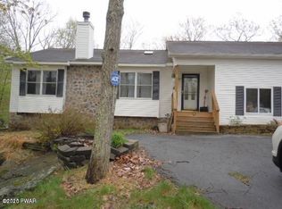 123 Maple Ridge Dr, Lords Valley, PA 18428