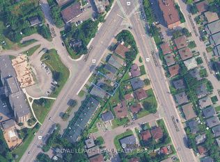 2822 Richmond Rd, Ottawa, ON K2B 6S5