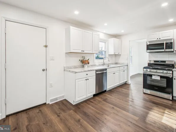 7903 Covington Ave, Glen Burnie, MD 21061