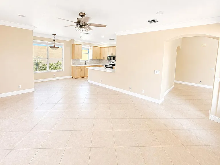 740 SW 191st Ave — Photo 10