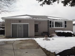 70 Lexington Grn, West Seneca, NY