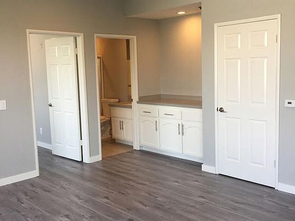 3rd image of 1457 S Shenandoah St #302