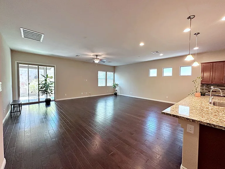 71 Newton Ridge Way — Photo 8