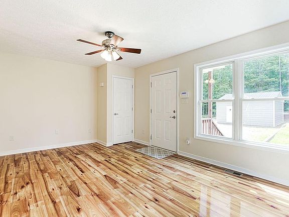 5th image of 4681 Piney Tree Ln