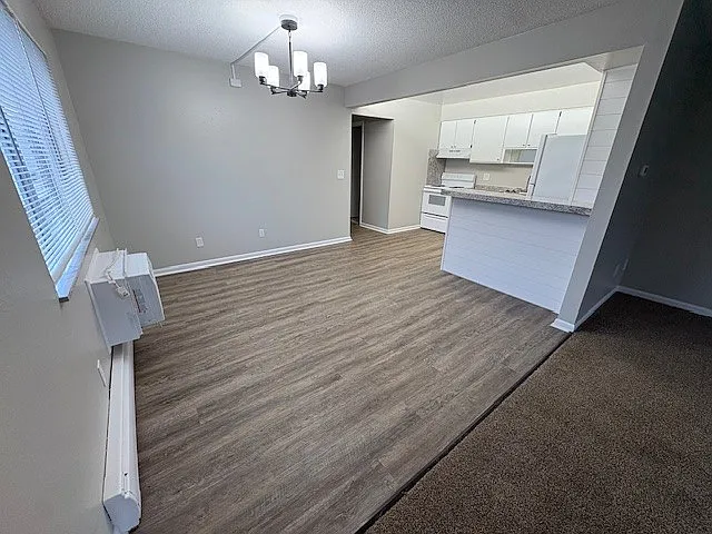 2 bed, 950 sqft, $975 — Photo 2