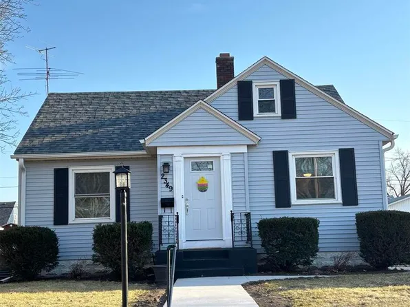 2349 Grove St, Davenport, IA 52804