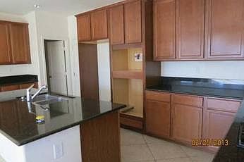 3rd image of 6748 Heathgrove Dr