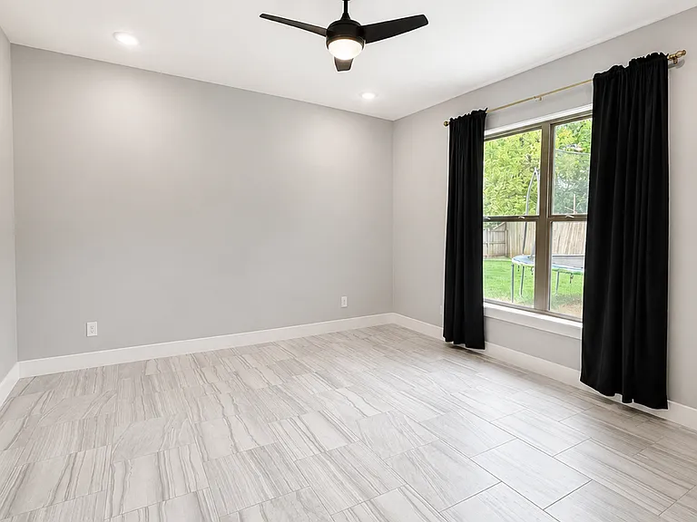 727 Cove Pl — Photo 21