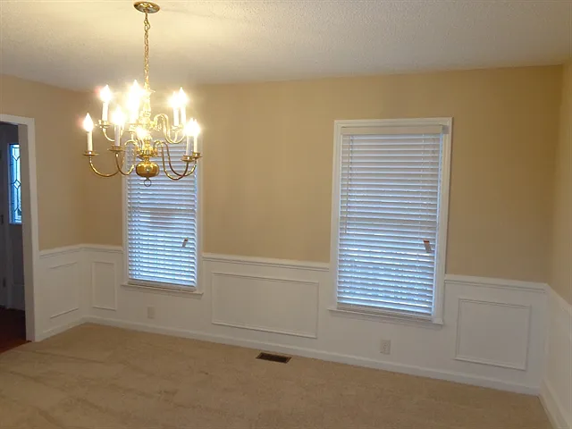 946 George Place Dr — Photo 4