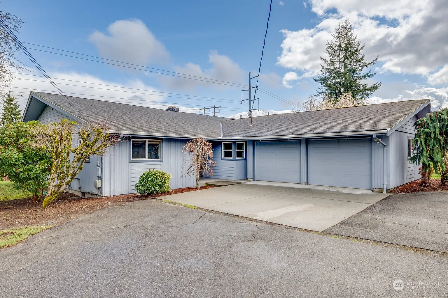 8915 Rivercrest Avenue photo 1
