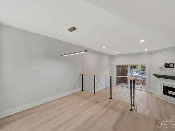 5th image of 9777 Bunker Hill Ln