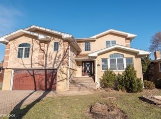 7214 Ponto Dr, Morton Grove, IL 60053