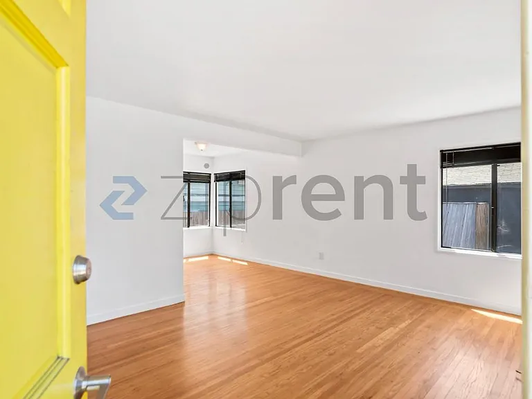 905 61st St #905 — Photo 4