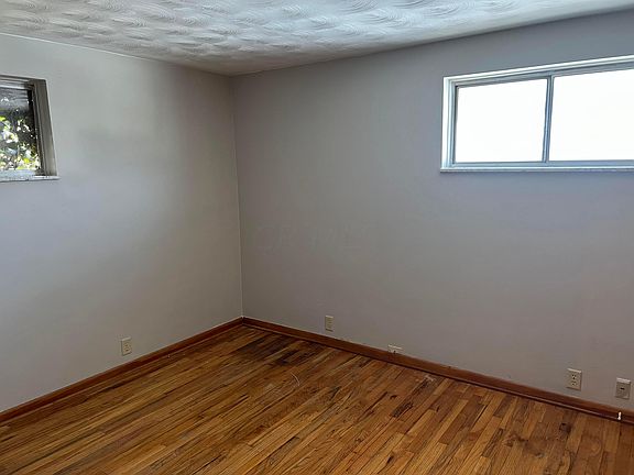 3rd image of 815 1/2 Garfield Ave