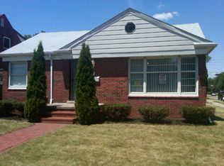 19191 Chester St, Grosse Pointe, MI 48236