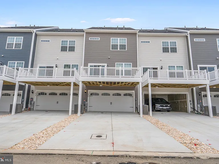 1826 Parham Way — Photo 37