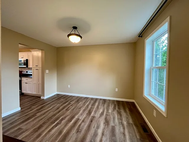 36 Raymond St — Photo 10