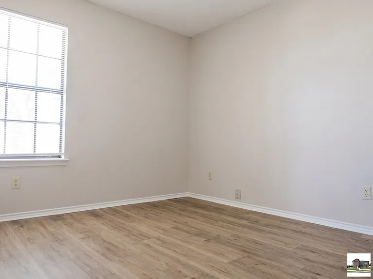1706 Wickfield Way — Photo 8