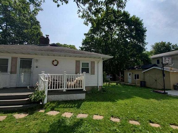 5th image of 18 Laurelton Ave