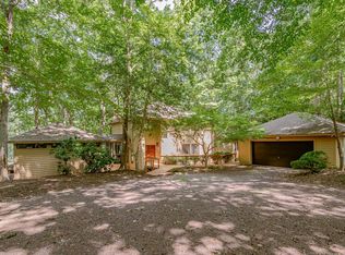 941 Wilton Coves Dr, Hartfield, VA