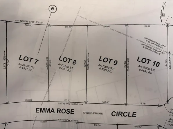9 & 10 Emma Rose Cir, Haverhill, MA 01832